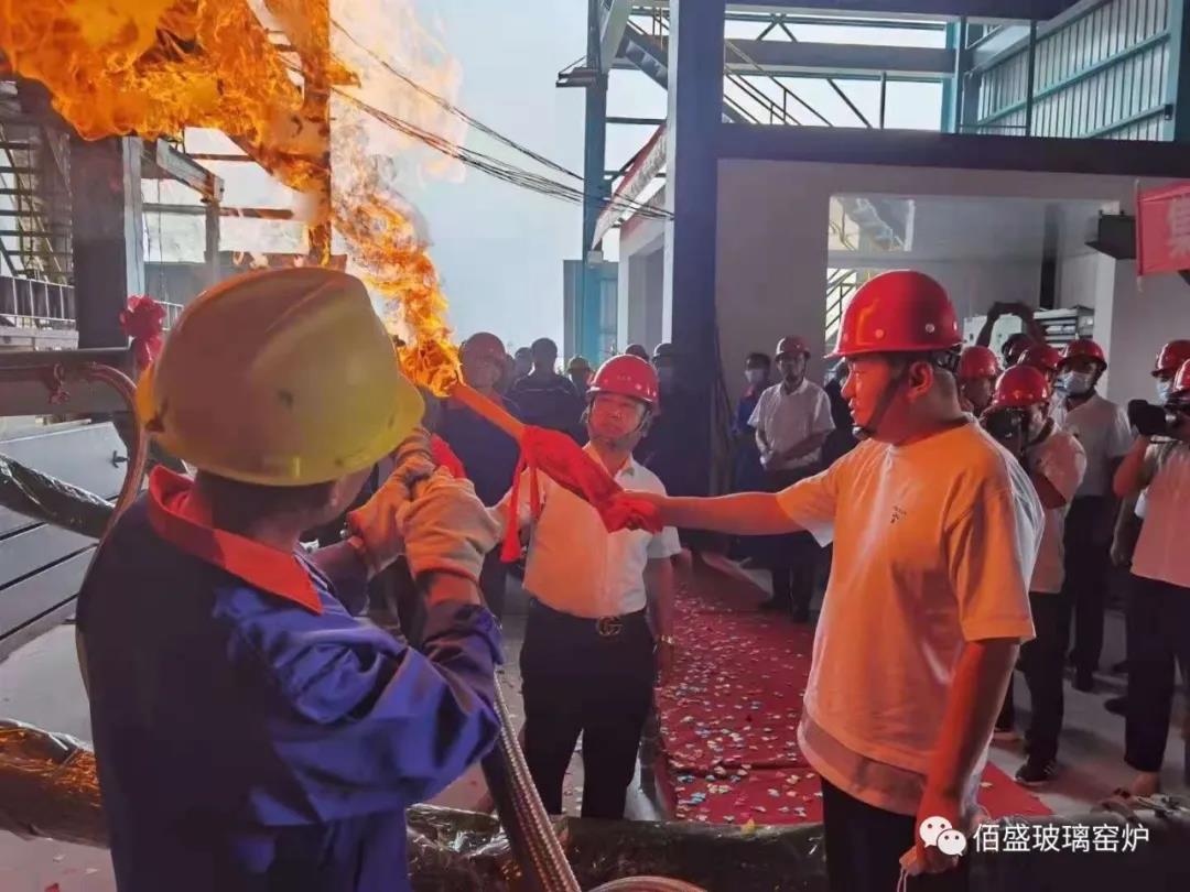 成年人免费看片玻璃